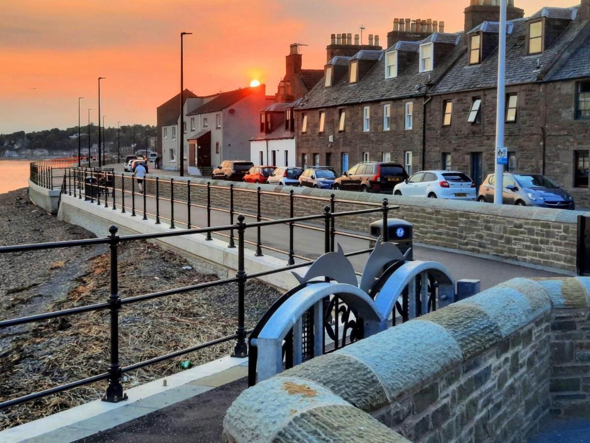 The Colours Riverside Apartment With Garden Broughty Ferry Exteriör bild